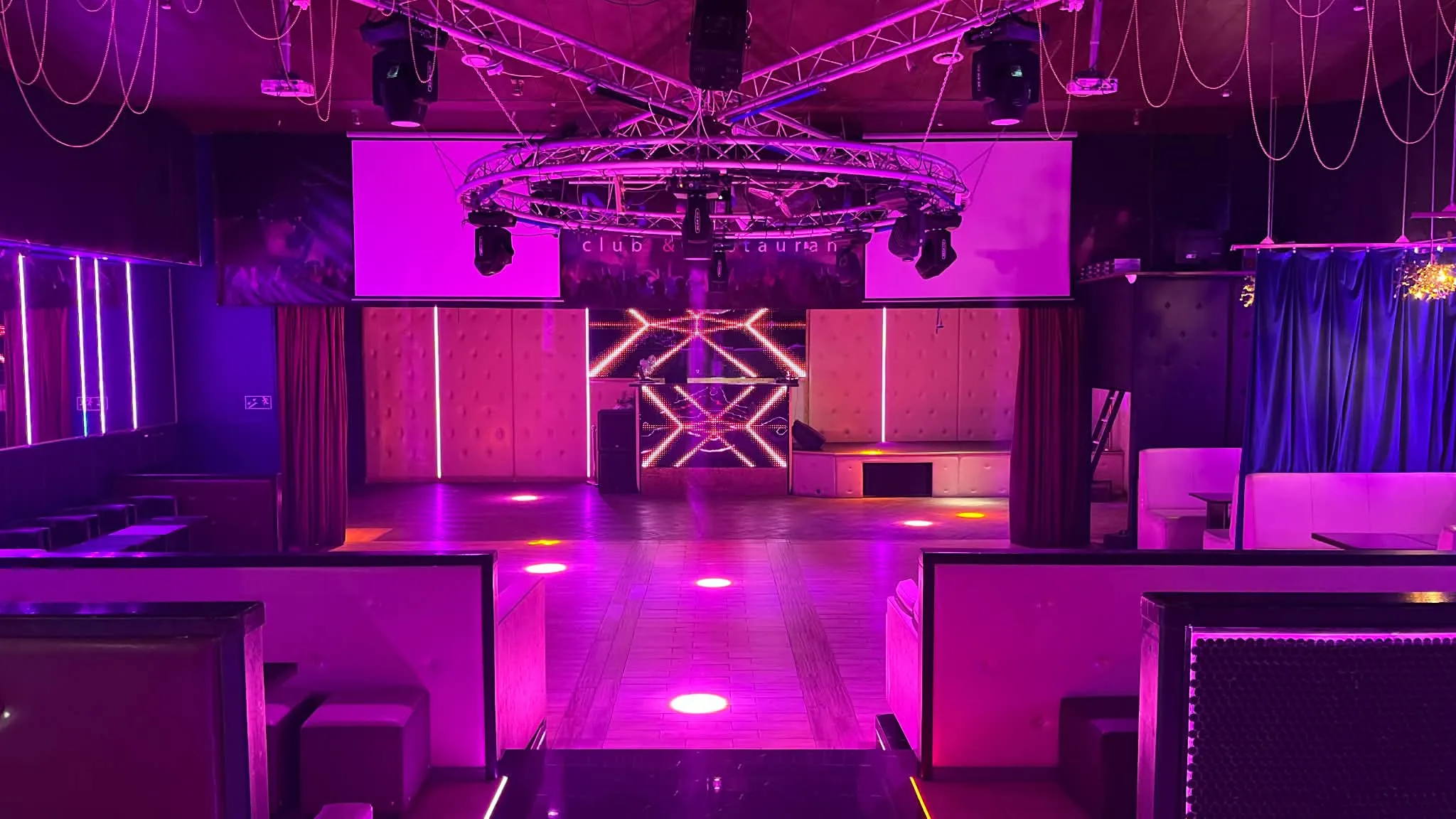 ODSTĄPIĘ GOTOWY BIZNES – Klub taneczny + pizzeria + letni ogródek - 60 km od WARSZAWY