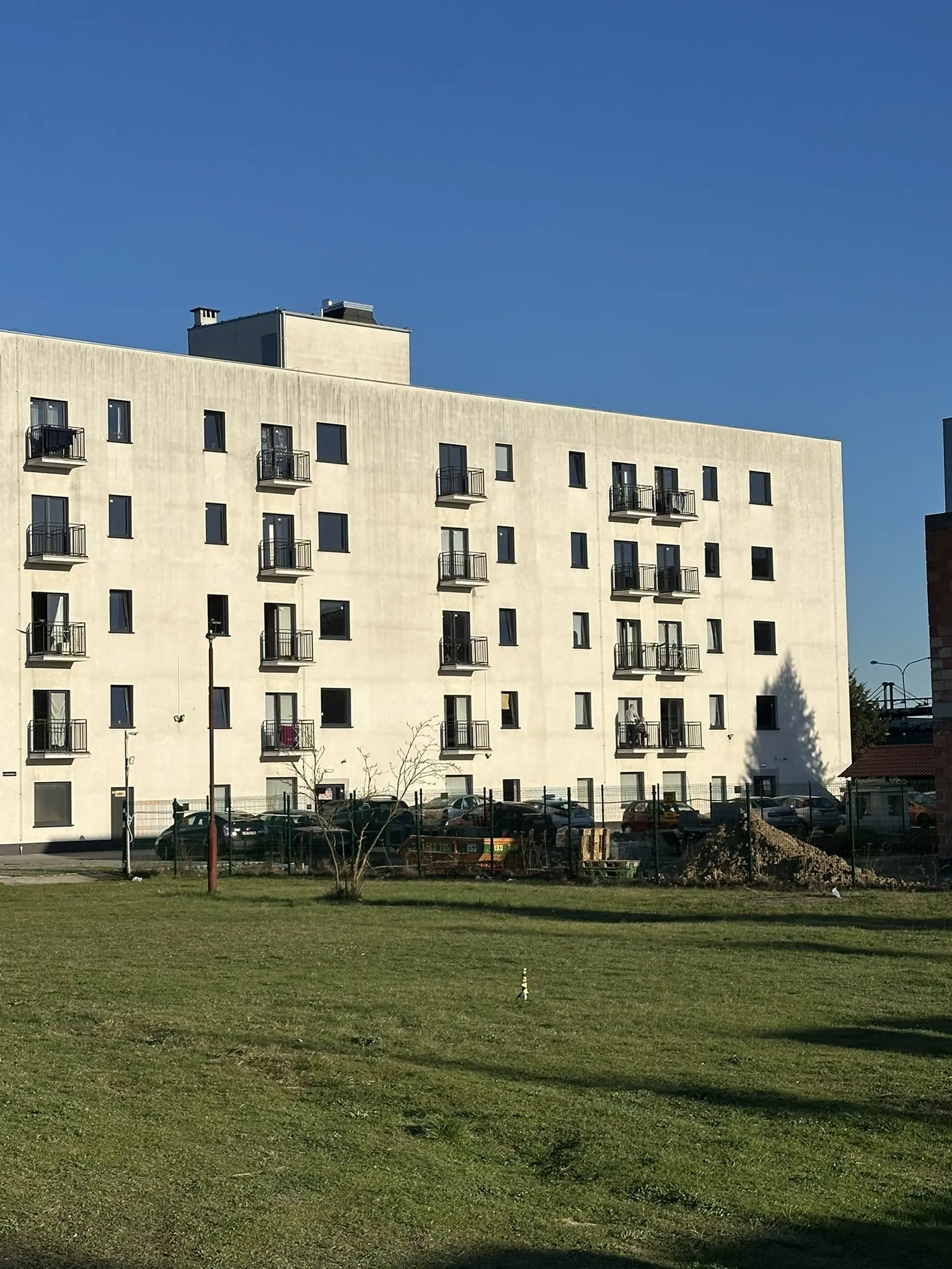 NA SPRZEDAŻ WYREMONTOWANY HOSTEL KOŁO POZNANIA ZE SCHRONEM PRZECIWBOMBOWYM!!!